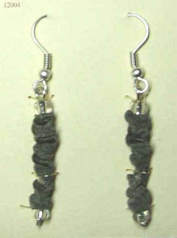 ...nausnice raznih boja, oblika, stilova i velicina.